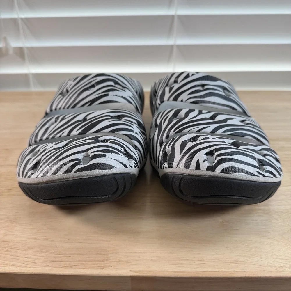 KEEN Yogui Arts Men's size 14 Slide Clog Shoes Sandals Black White Zebra Star